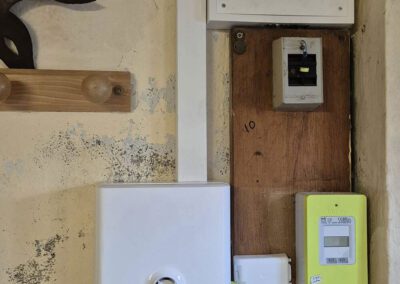 Remplacement d'un ancien compteur électrique par un modèle moderne